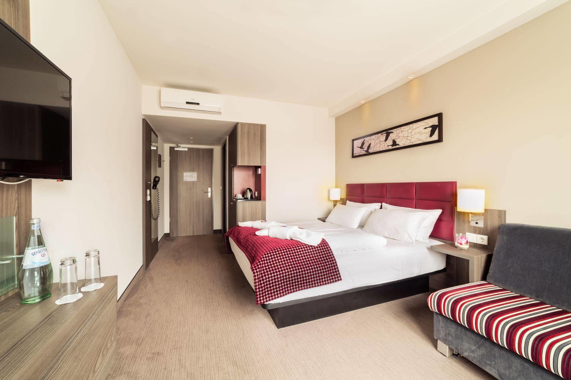 Hotel Zur Krone Гешер Экстерьер фото