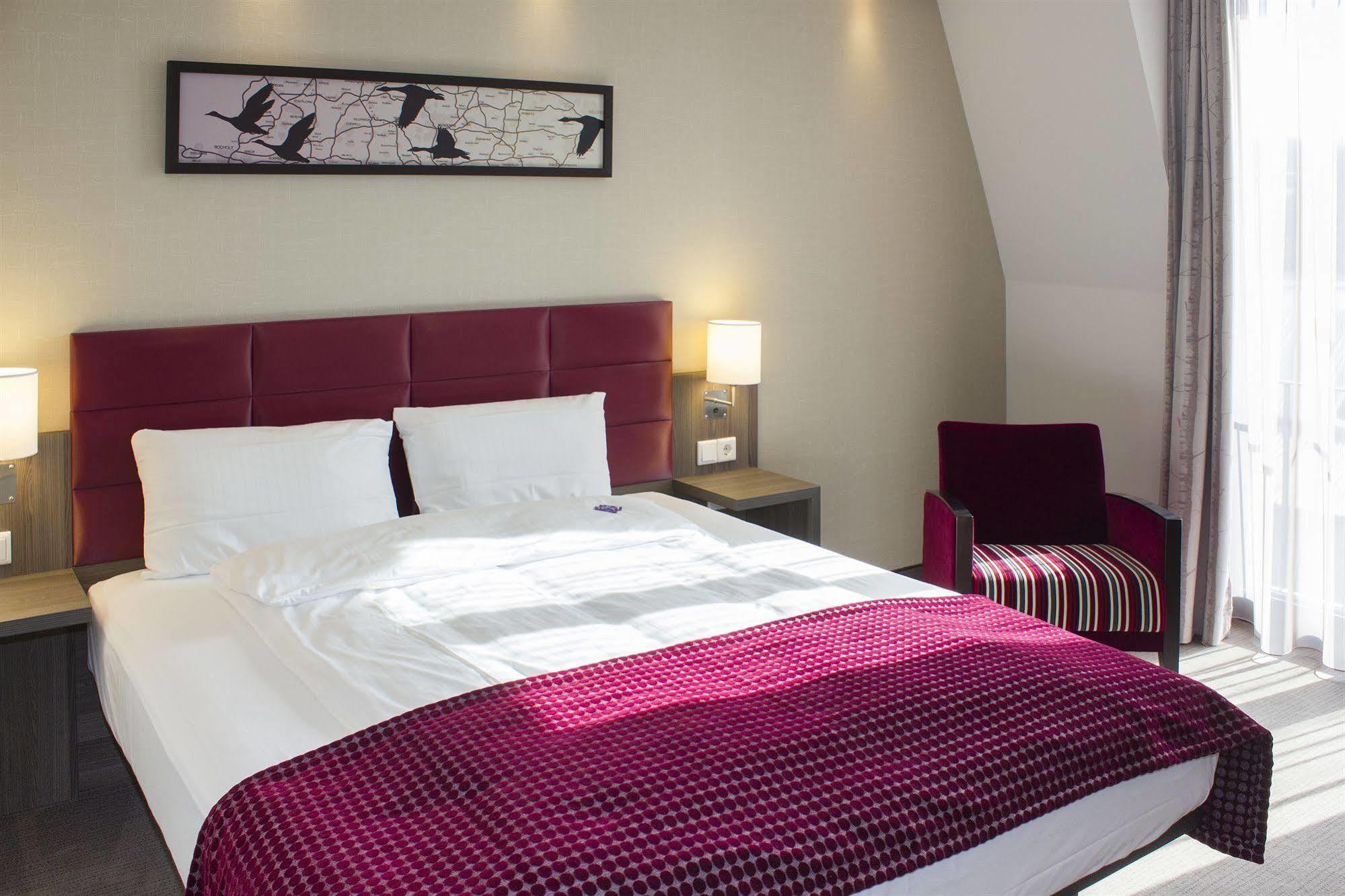 Hotel Zur Krone Гешер Экстерьер фото