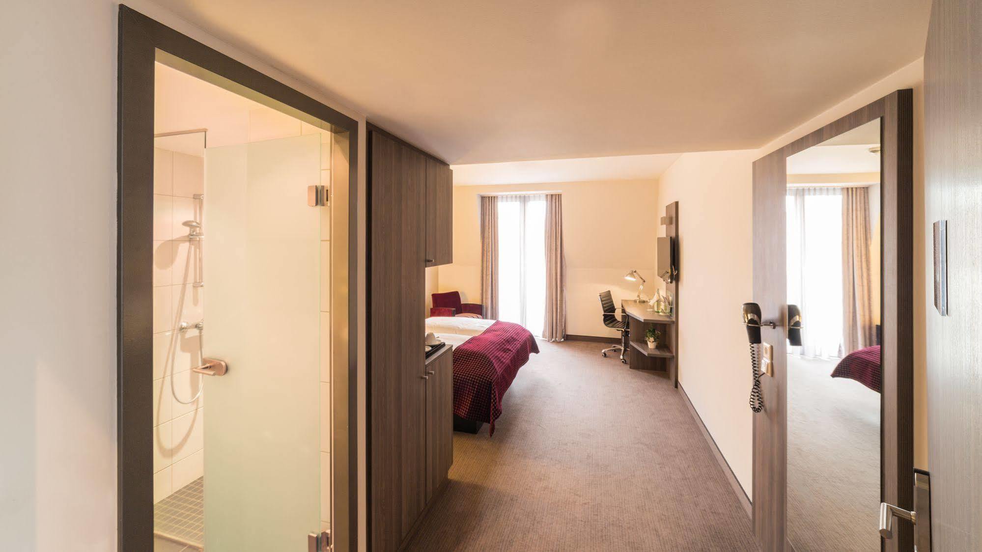 Hotel Zur Krone Гешер Экстерьер фото