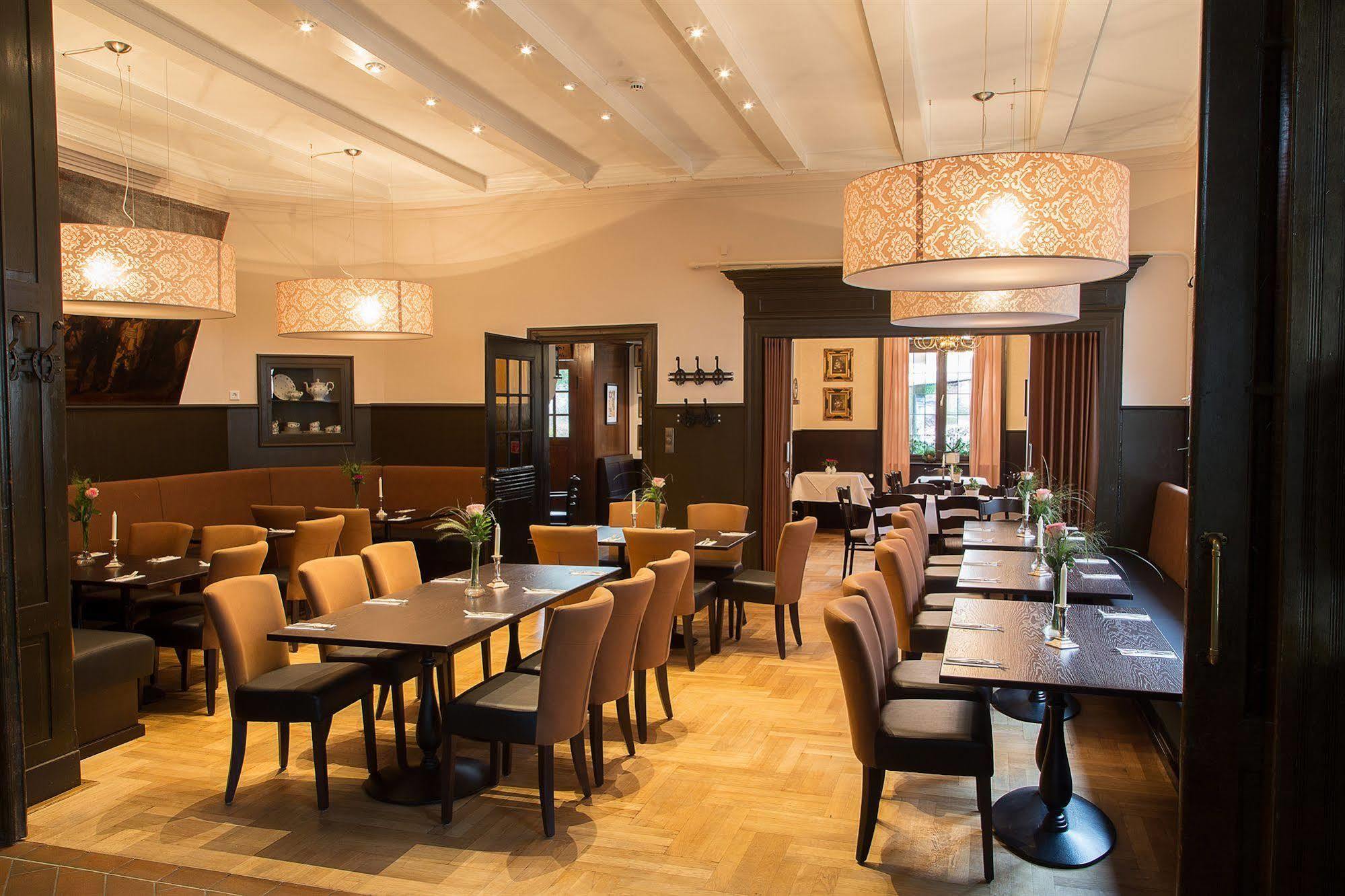 Hotel Zur Krone Гешер Экстерьер фото