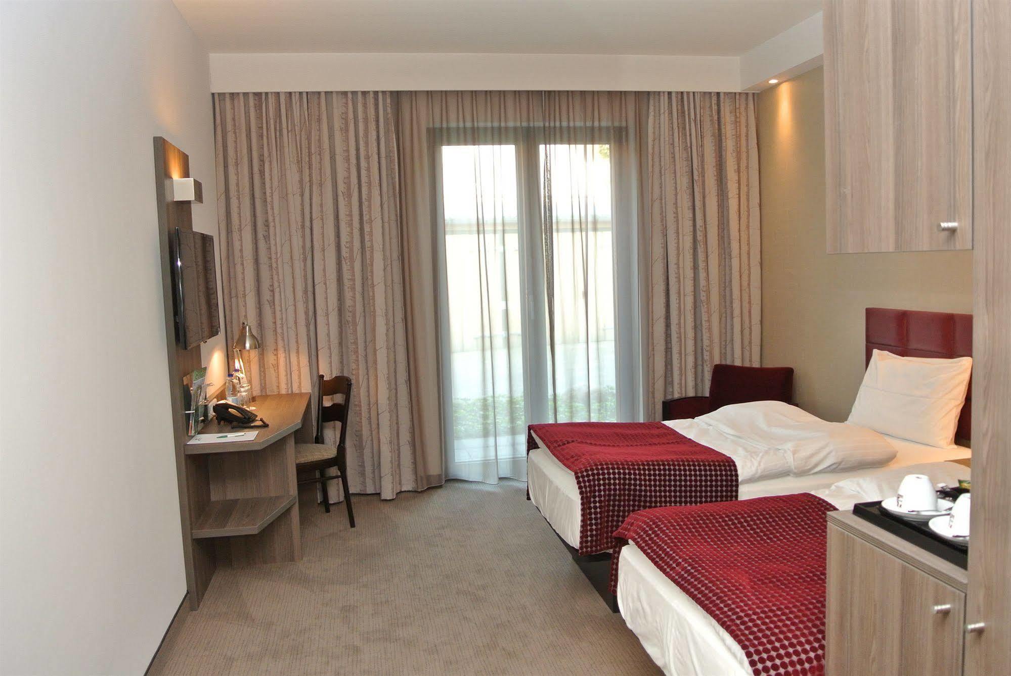 Hotel Zur Krone Гешер Экстерьер фото